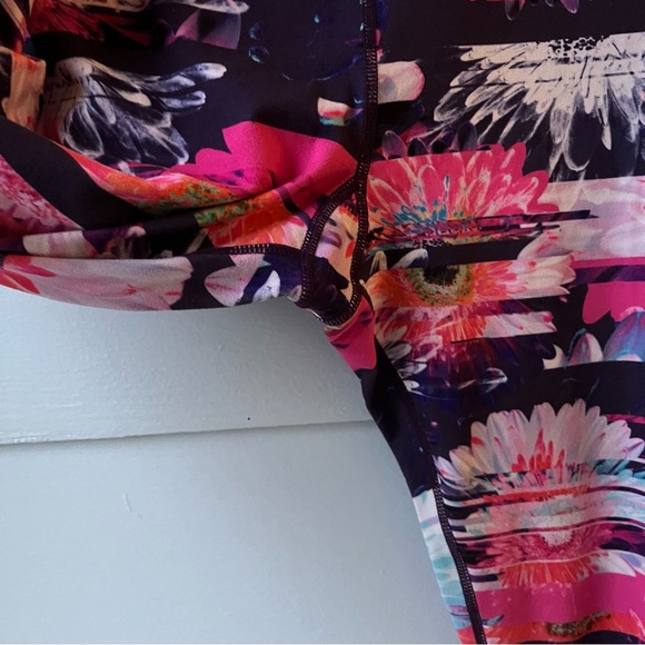 Betsey Johnson Leggings - Picture 7 of 7